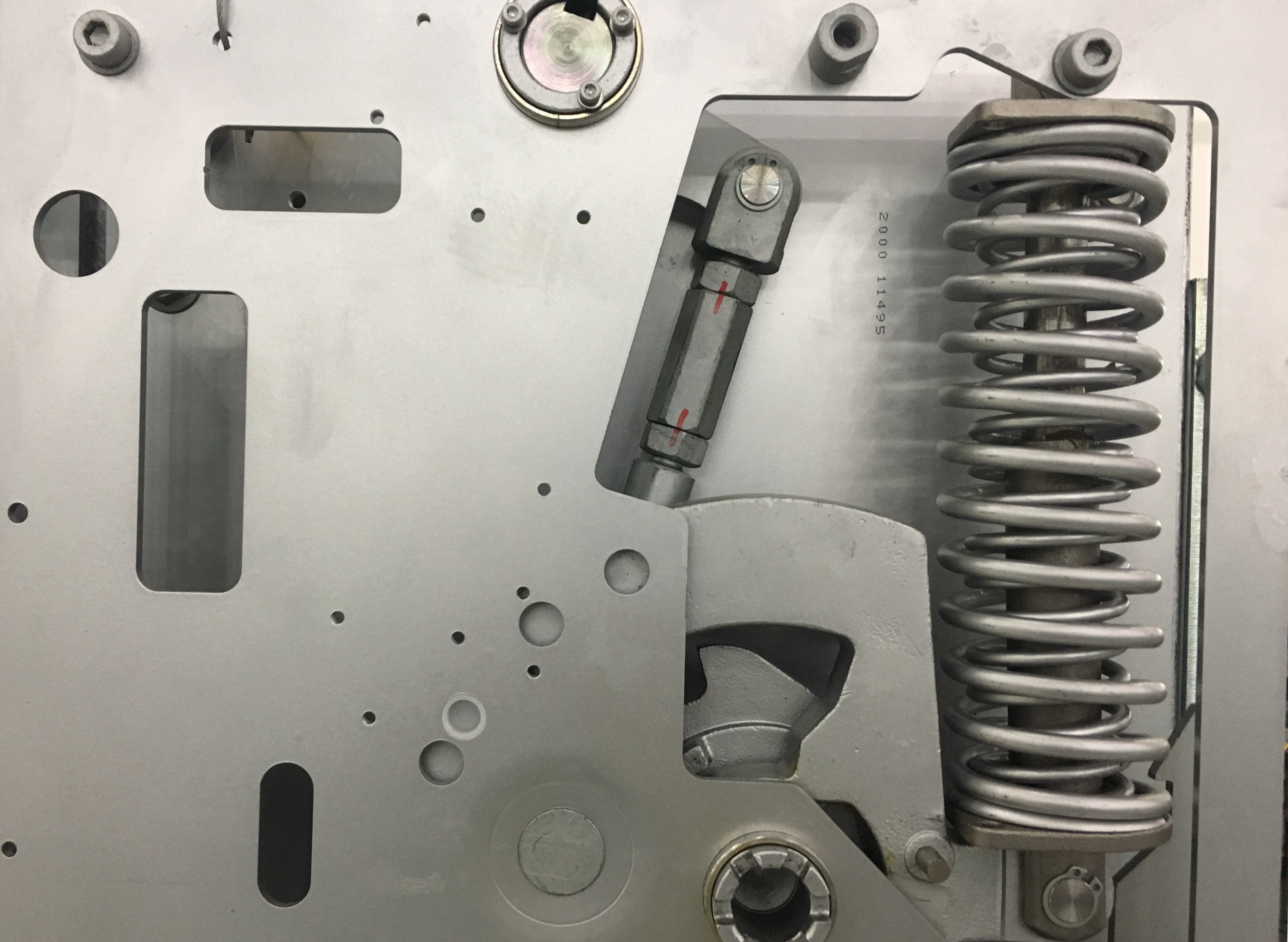 如何從根本上提高開關(guān)柜操作機(jī)構(gòu)的耐腐蝕性,請參見......