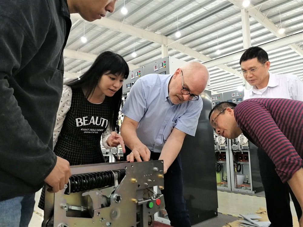 如何從根本上提高開關(guān)柜操作機(jī)構(gòu)的耐腐蝕性,請參見......