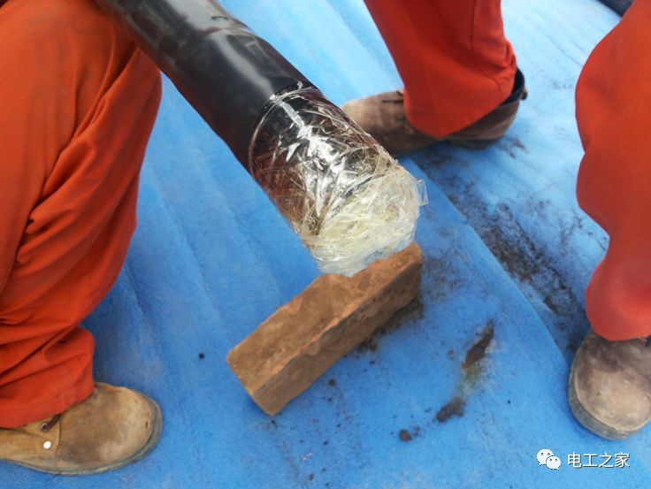 一條完成開關(guān)柜安裝，電纜橋架施工，電纜敷設(shè)及布線施工，照明配電箱施工