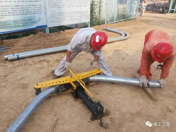 一條完成開關(guān)柜安裝，電纜橋架施工，電纜敷設(shè)及布線施工，照明配電箱施工