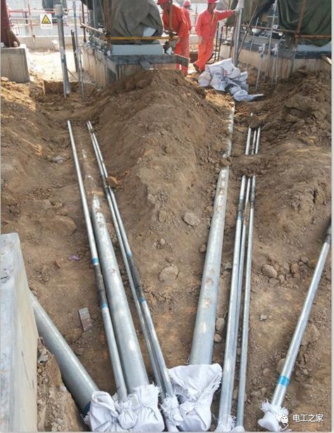 一條完成開關(guān)柜安裝，電纜橋架施工，電纜敷設(shè)及布線施工，照明配電箱施工