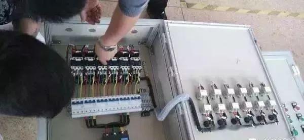 配電柜型號和內部結構分析，一篇文章就足夠了！