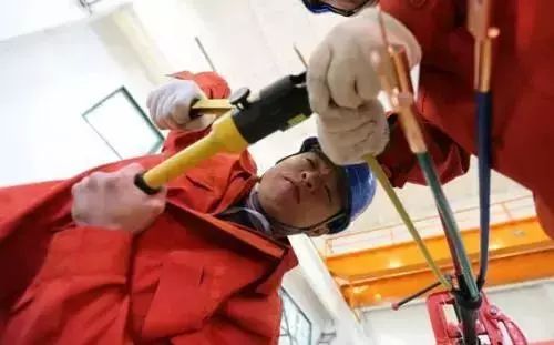 你認(rèn)為配電箱系統(tǒng)圖怎么樣？圖片中的符號是什么意思？