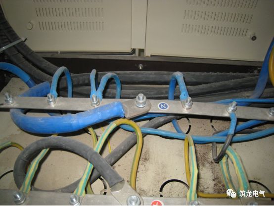 《建筑電氣工程施工質(zhì)量驗收規(guī)范》GB50303-2015 配電箱(機柜)安裝詳細說明!