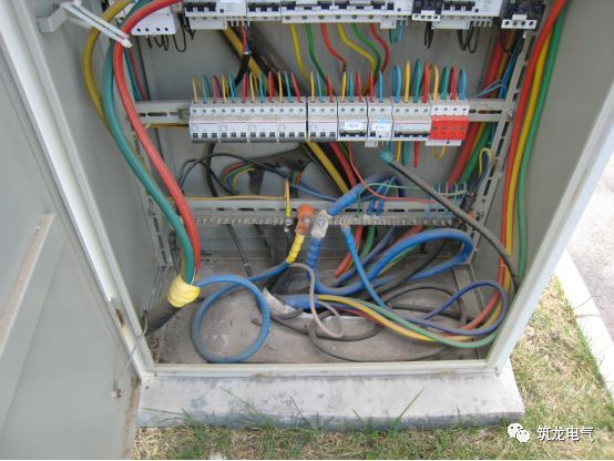 《建筑電氣工程施工質(zhì)量驗收規(guī)范》GB50303-2015 配電箱(機柜)安裝詳細說明!