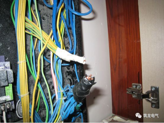 《建筑電氣工程施工質(zhì)量驗收規(guī)范》GB50303-2015 配電箱(機柜)安裝詳細說明!