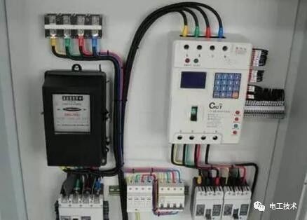 分析了配電箱的內部結構，誰能理解它？