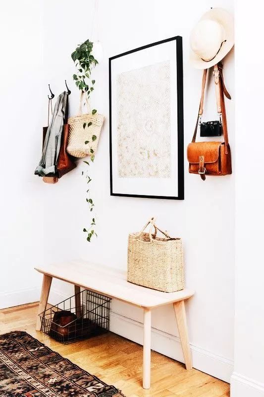 你家人的配電箱隱藏得好嗎？新房子的裝飾看起來很漂亮，因為做得很好。