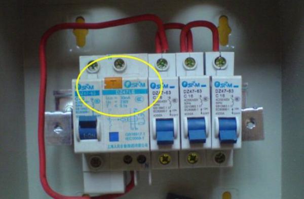 配電箱在此生命安全鍵中,務必記住每月按一次,事故會遲到