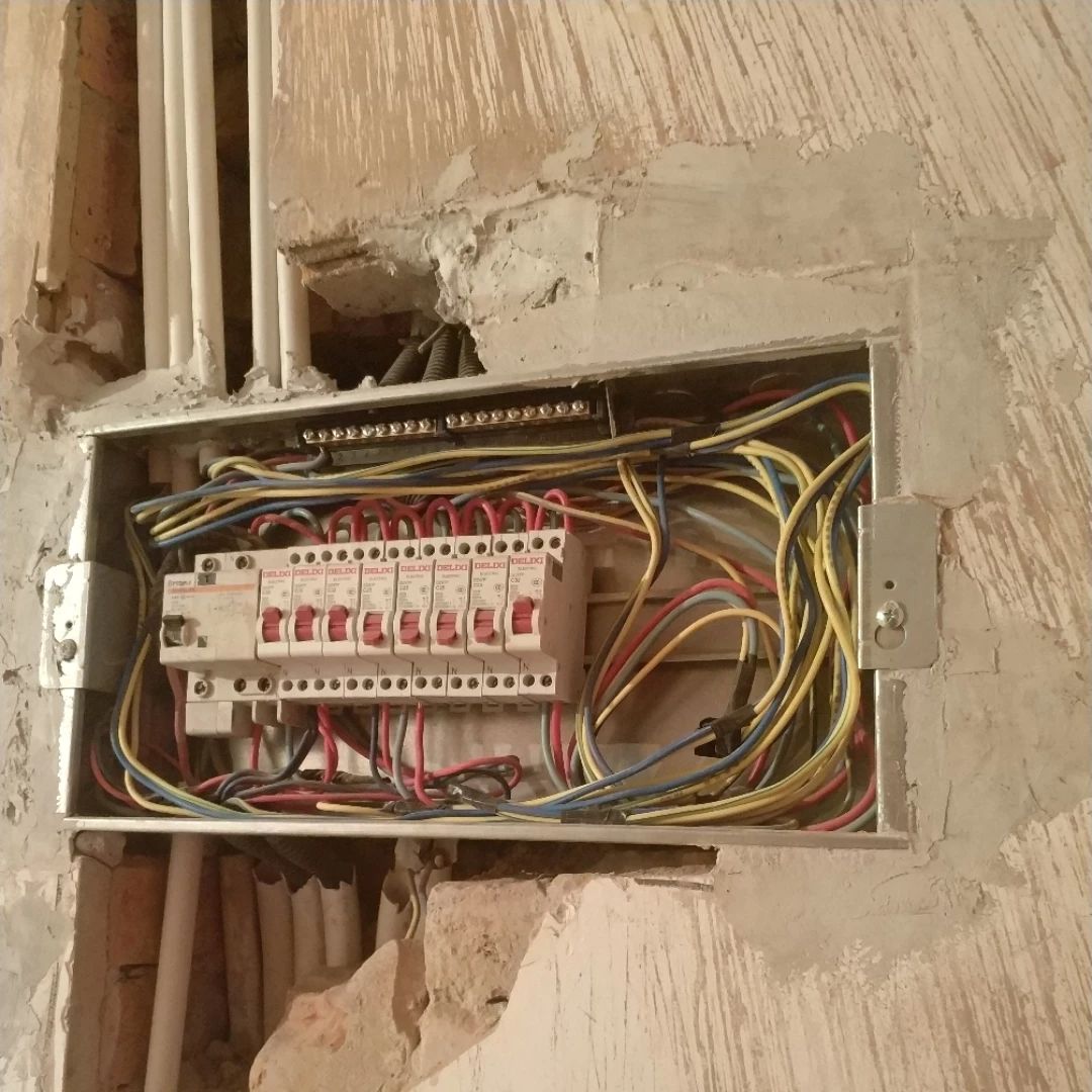 在安裝配電箱之前，這個細節不能馬虎。